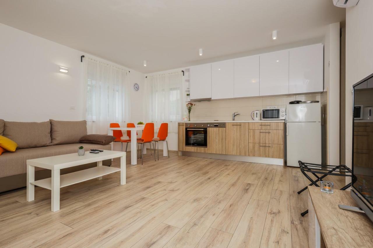Apartments Mare Trogir Exterior photo