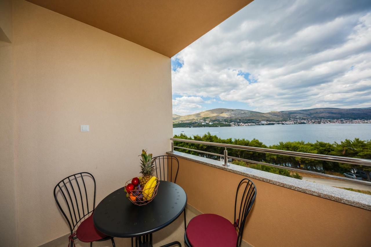 Apartments Mare Trogir Exterior photo