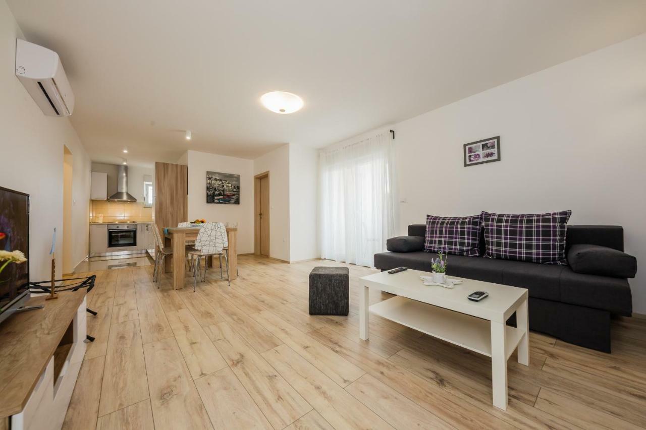 Apartments Mare Trogir Exterior photo