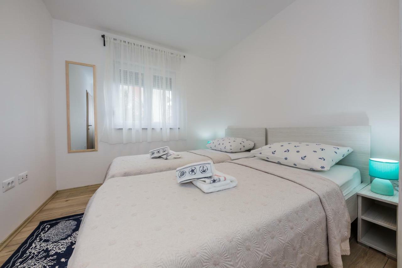 Apartments Mare Trogir Exterior photo