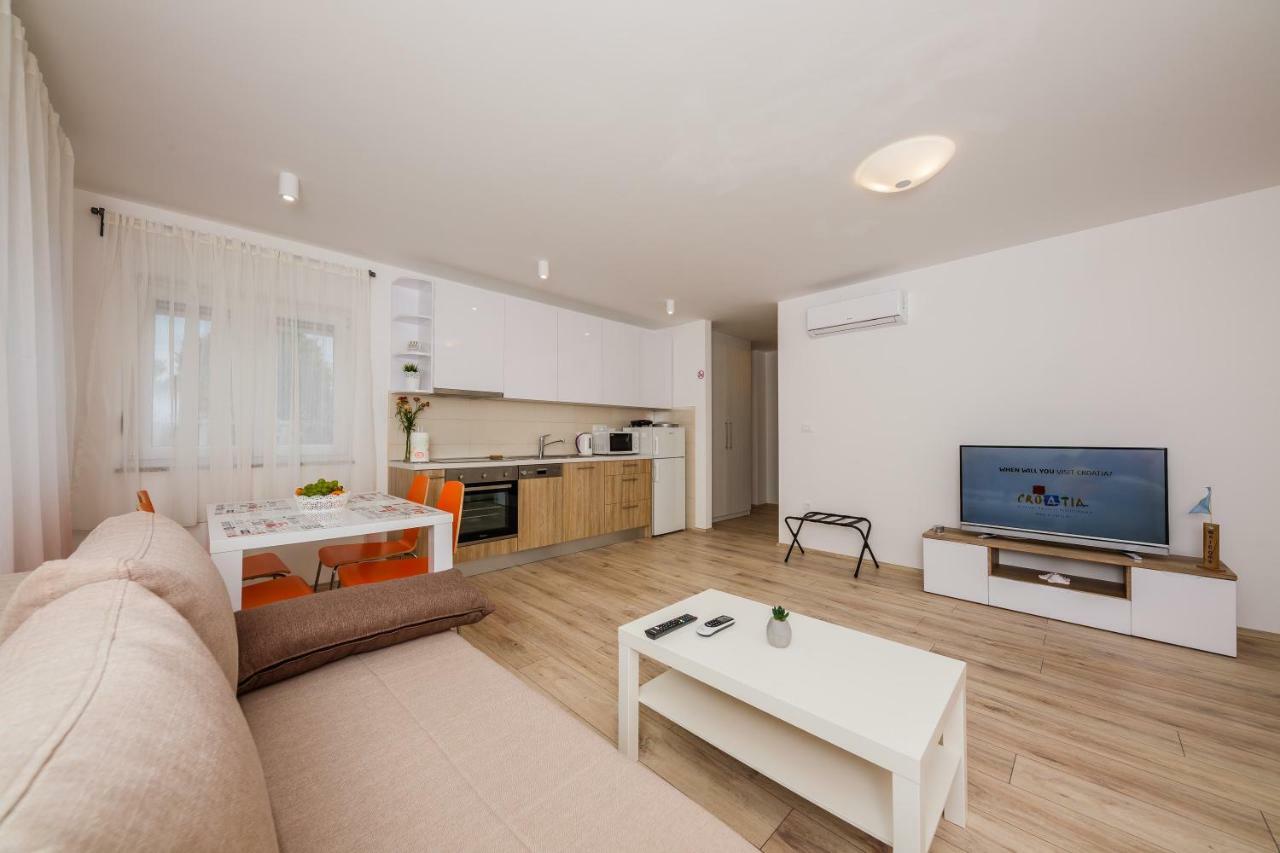Apartments Mare Trogir Exterior photo