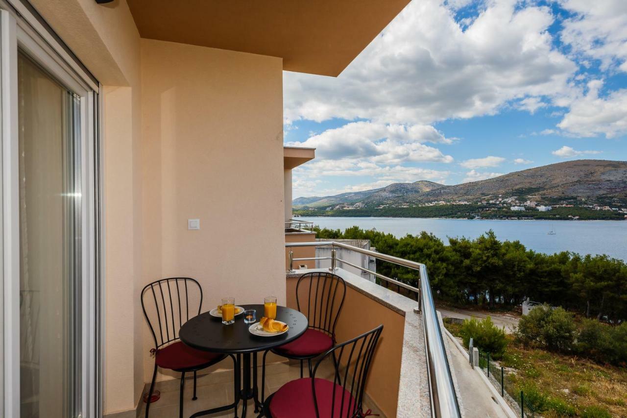 Apartments Mare Trogir Exterior photo