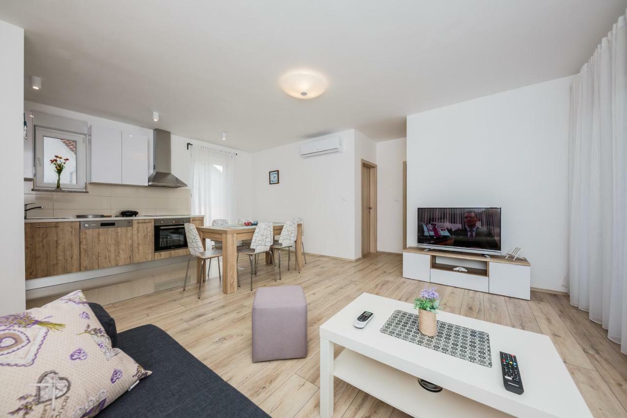 Apartments Mare Trogir Exterior photo